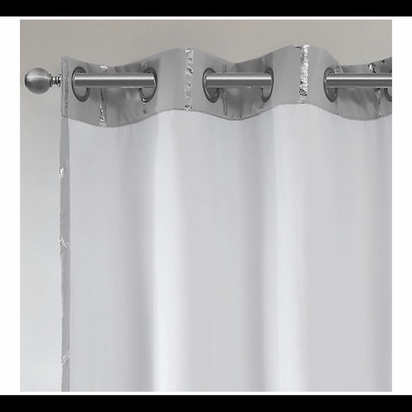 NWT✨ Intelligent Design|84Grommet Blackout curtain - Picture 7 of 10